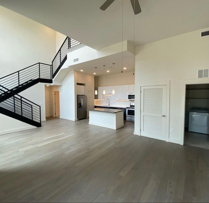 Photo d’un intérieur moderne et lumineux illustrant un bien immobilier inspecté lors d’un état des lieux d’entrée réalisé par BEREX en Belgique.